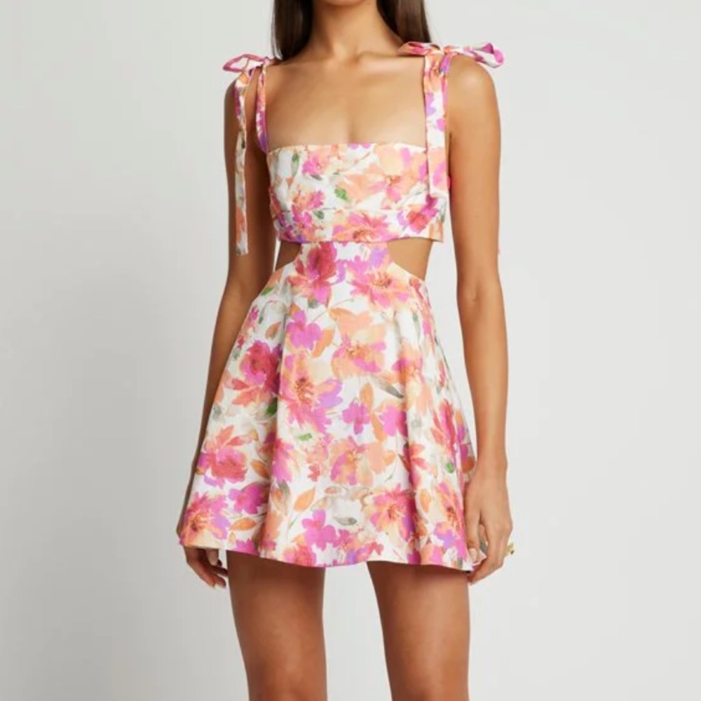 Sofia the Label. BRAN NEW!!! NEVER WORN!!